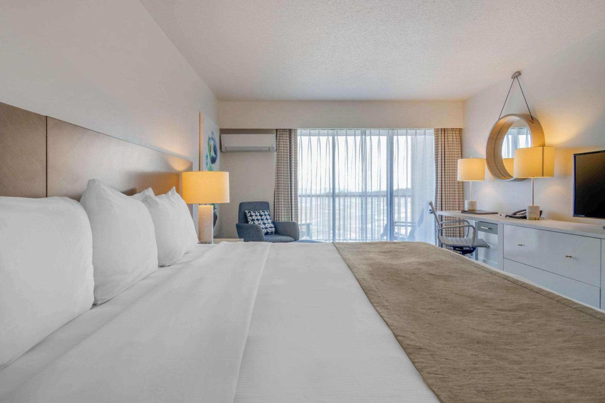 Bayside Oceanfront Resort 팍스빌 외부 사진